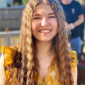 Meet your Posher, Faith cecil